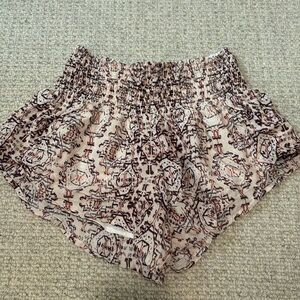Olivaceous shorts